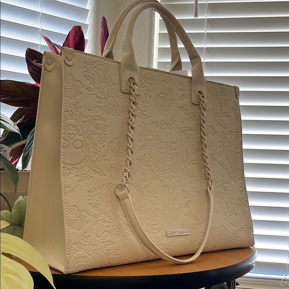 🎃👻Betsey Johnson 👻🎃Cream Tote Bag w/ Studded Detailing Clutch Inside NWT - Picture 6 of 15